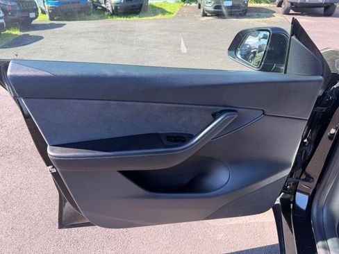 Used 2021 Tesla Model Y Long Range AWD/4WD image 9
