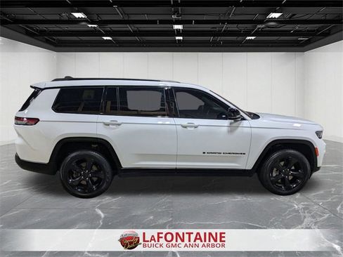 Used 2025 Jeep Grand Cherokee L Limited w/ Black Appearance Package image 6