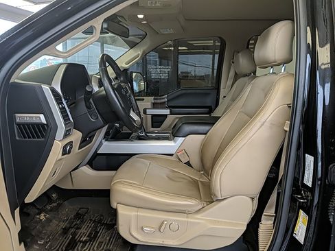 Used 2017 Ford F150 Lariat w/ Equipment Group 502A Luxury AWD/4WD image 15