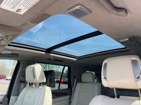 Used 2024 Cadillac Escalade Sport Platinum image 12