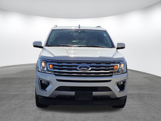 Used 2018 Ford Expedition Limited w/ Equipment Group 301A RWD image 2