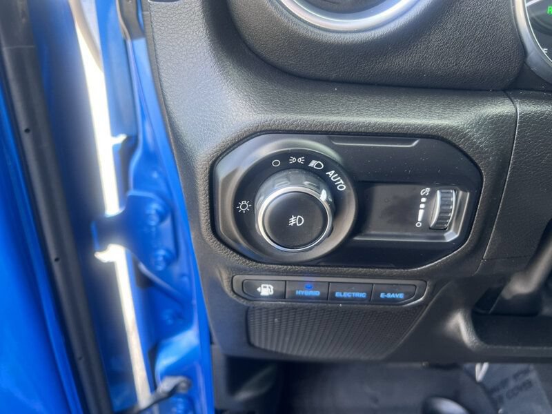 Used 2023 Jeep Wrangler Unlimited Sahara w/ Cold Weather Group AWD/4WD image 21