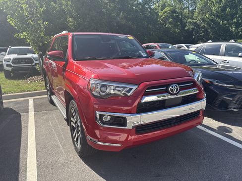 Used 2024 Toyota 4Runner Limited AWD/4WD image 3