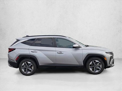 Used 2025 Hyundai Tucson SEL FWD image 5