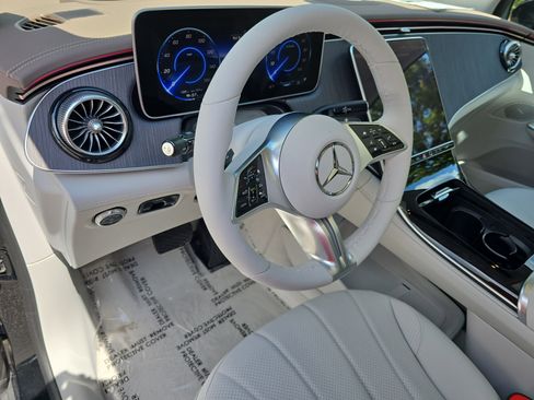 New 2026 Mercedes-Benz EQE 320 4MATIC SUV image 16