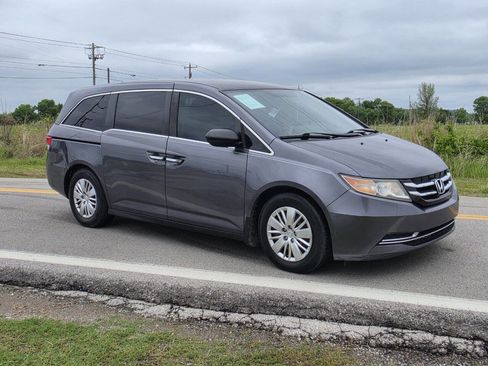 Used 2014 Honda Odyssey LX image 1