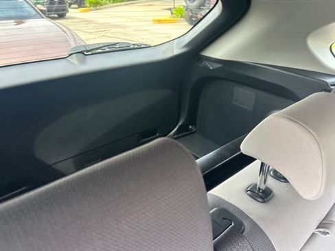 Used 2019 Toyota RAV4 XLE FWD image 17