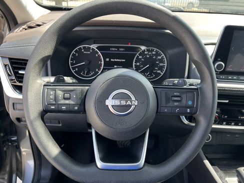 Used 2022 Nissan Rogue SV AWD/4WD image 7