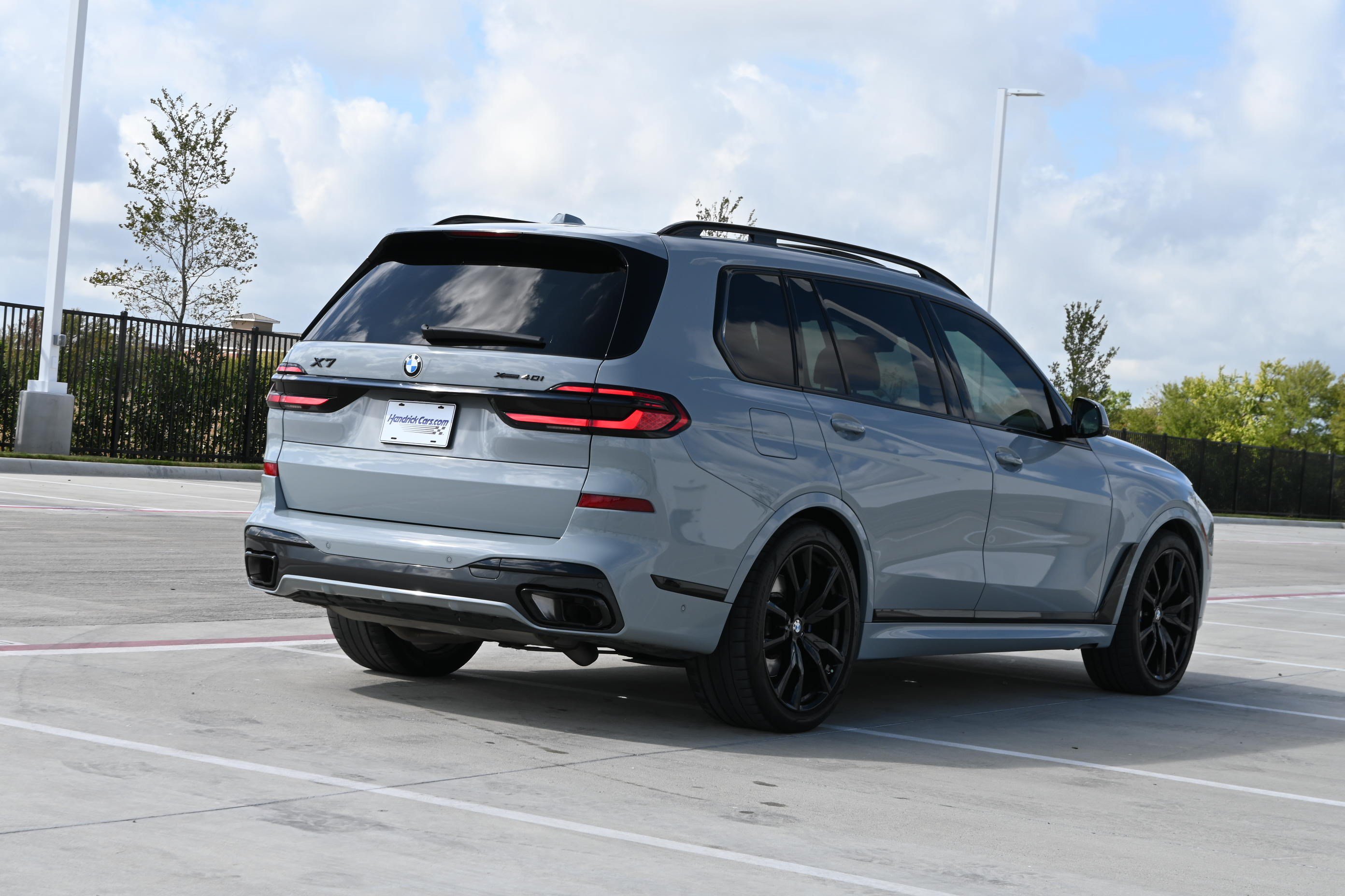 Certified 2025 BMW X7 xDrive40i w/ M Sport Package AWD/4WD image 9