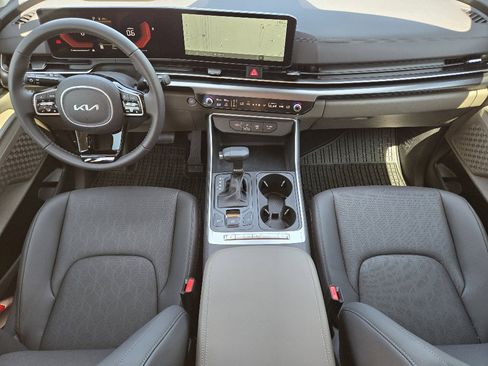 New 2026 Kia Carnival image 18