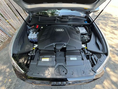 Used 2025 Audi Q8 Premium Plus w/ Premium Plus Package AWD/4WD image 25