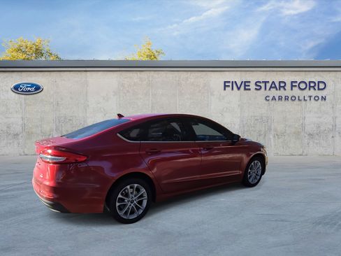 Used 2020 Ford Fusion SE image 8