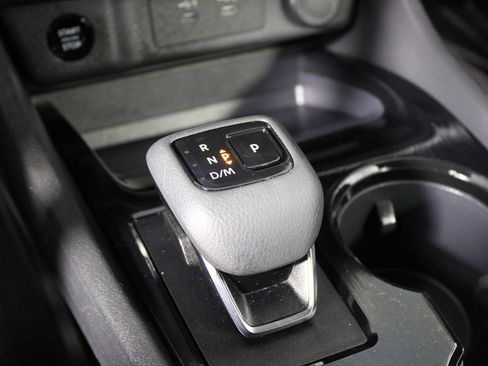 Used 2024 Nissan Rogue S FWD image 14