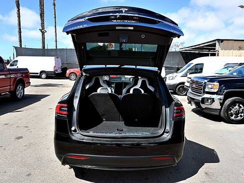 Used 2018 Tesla Model X 100D image 11