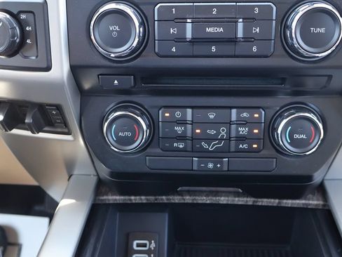 Used 2017 Ford F250 Lariat AWD/4WD image 14