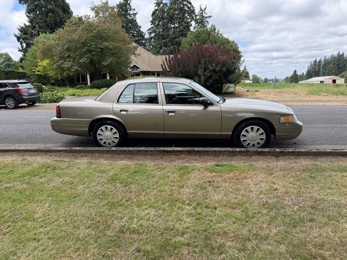 Used 2008 Ford Crown Victoria Police Interceptor RWD image 4