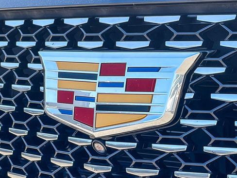 Certified 2021 Cadillac Escalade ESV Premium Luxury w/ Driver Assist Tech Package AWD/4WD image 13