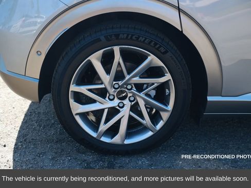 Used 2025 Genesis GV60 Advanced image 9