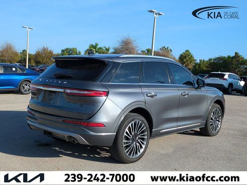 Used 2021 Lincoln Corsair AWD w/ Sport Package image 5