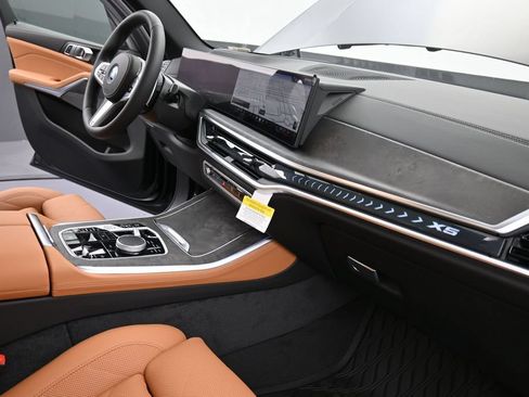 New 2026 BMW X5 xDrive50e w/ M Sport Package AWD/4WD image 19