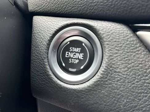 Certified 2025 Cadillac XT4 Premium Luxury FWD image 17