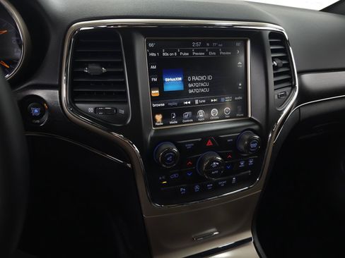 Used 2017 Jeep Grand Cherokee Limited AWD/4WD image 22