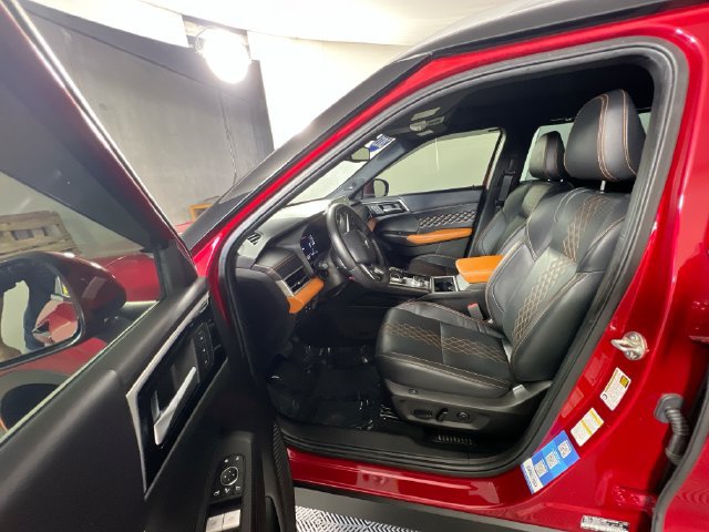 Used 2023 Mitsubishi Outlander SEL AWD/4WD image 14