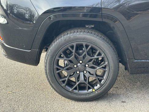 New 2025 Jeep Grand Cherokee Summit image 20
