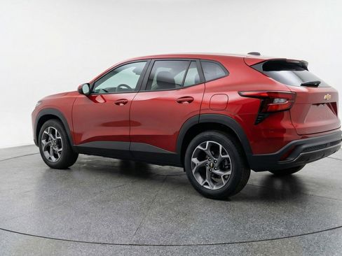 Used 2025 Chevrolet Trax LT image 5