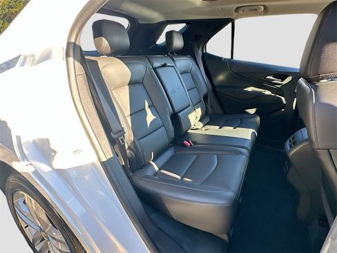 Used 2018 Chevrolet Equinox Premier image 28