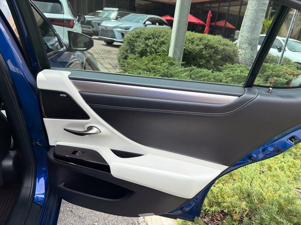 Certified 2022 Lexus ES 350 F Sport w/ Accessory Package 2 FWD image 14