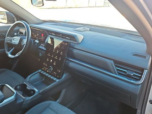 Used 2025 GMC Terrain Elevation image 22