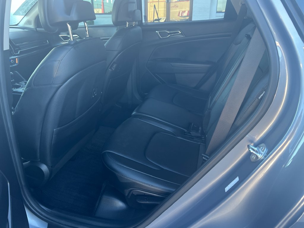 Used 2024 Kia Sportage EX FWD image 22