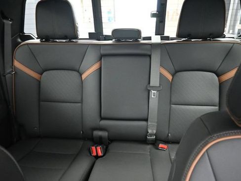 Used 2025 GMC Canyon AT4 w/ Nightfall Edition AWD/4WD image 36
