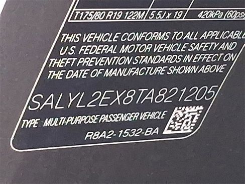 Certified 2026 Land Rover Range Rover Velar Dynamic SE image 27