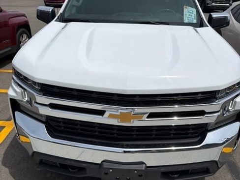 Used 2021 Chevrolet Silverado 1500 LT w/ Z71 Off-Road Package AWD/4WD image 2