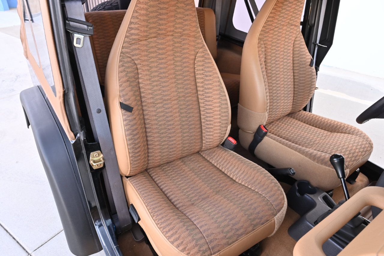 Used 1998 Jeep Wrangler SE AWD/4WD image 18