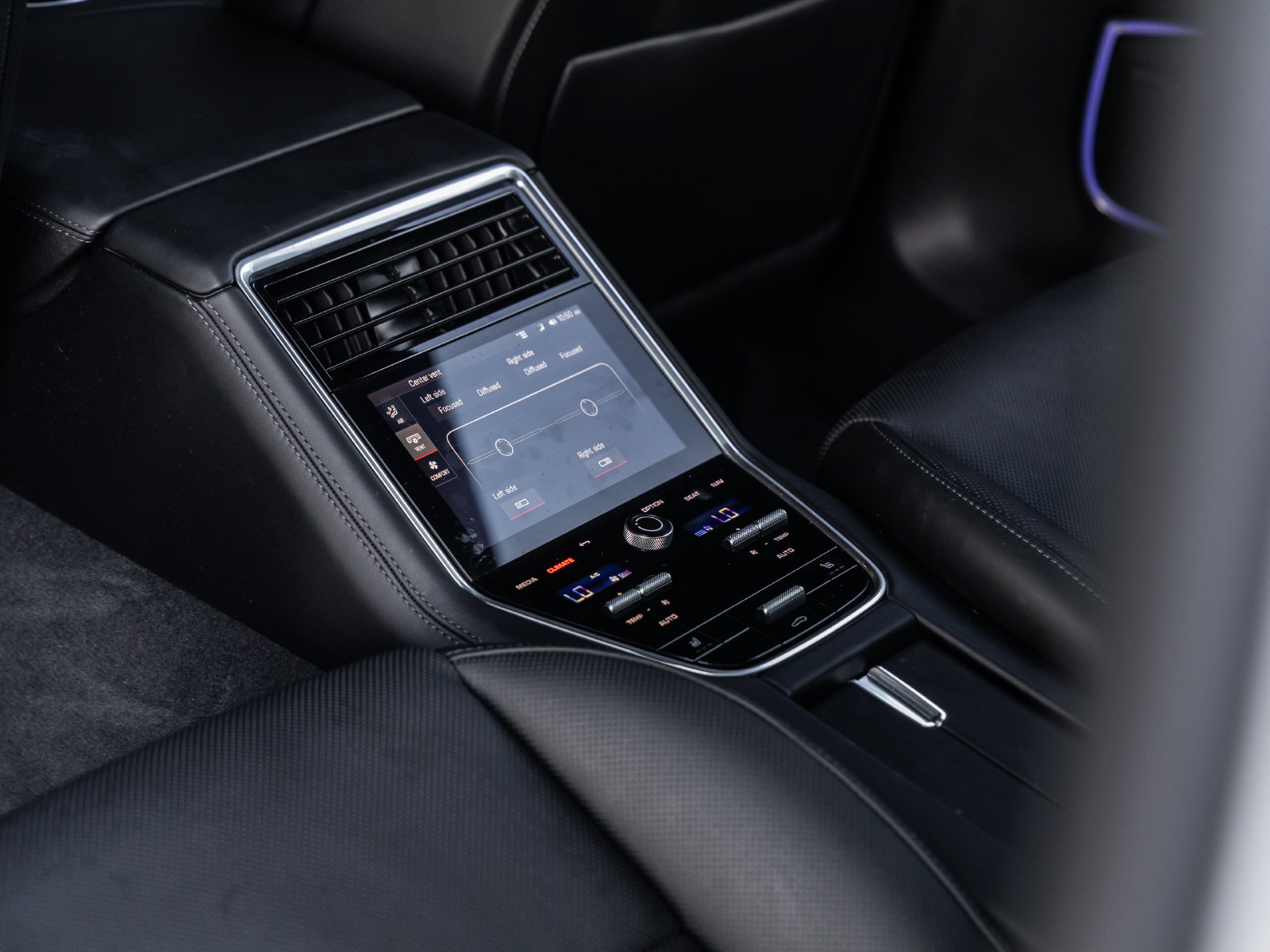 Certified 2023 Porsche Panamera 4 Platinum Edition AWD/4WD image 40