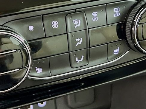 Used 2022 Buick Encore GX Select image 18