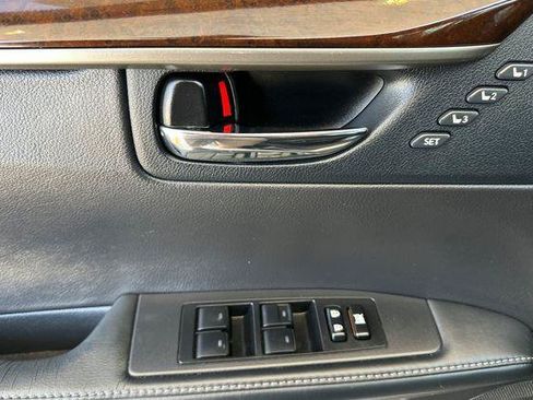 Used 2015 Lexus ES 350 w/ Premium Package FWD image 11