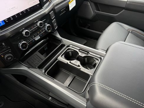 New 2026 Ford F250 Lariat w/ Black Appearance Package image 20