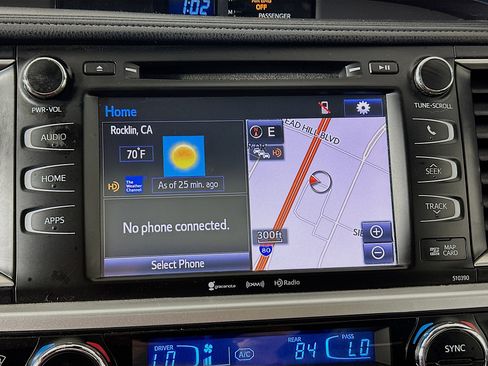 Used 2019 Toyota Highlander XLE image 21