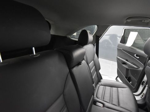 Used 2016 Kia Sorento EX image 19
