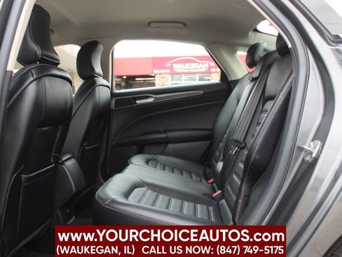 Used 2017 Ford Fusion SE image 14