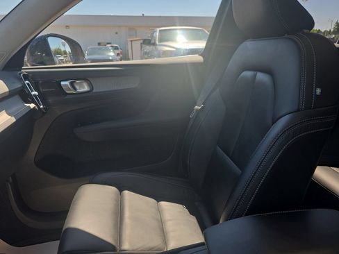 Used 2023 Volvo XC40 B5 Ultimate w/ Climate Package AWD/4WD image 26