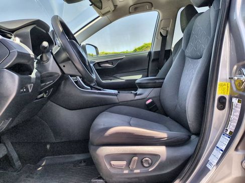 Used 2020 Toyota RAV4 XLE AWD/4WD image 21