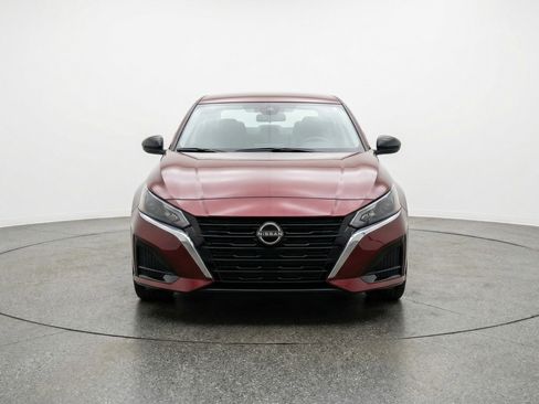 Used 2025 Nissan Altima 2.5 SV image 2