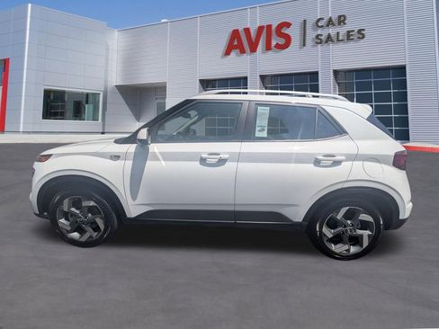 Used 2025 Hyundai Venue SEL FWD image 9