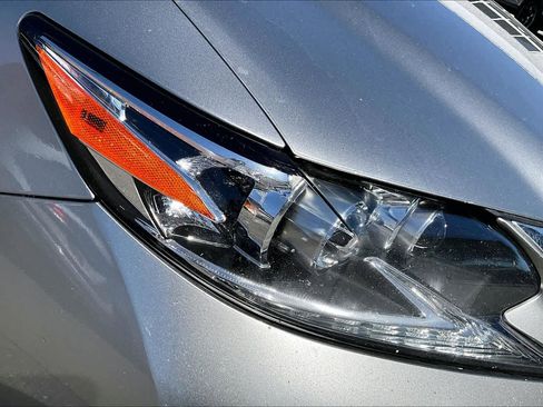 Used 2016 Lexus ES 350 w/ Luxury Package w/Wood Trim image 28