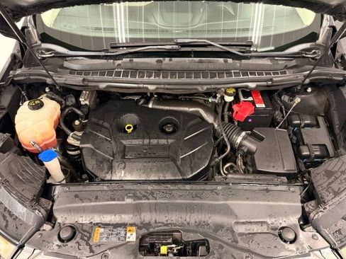 Used 2017 Ford Edge Titanium FWD image 17